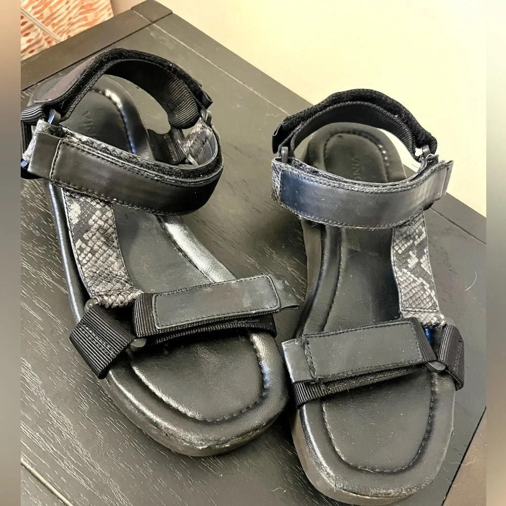 VINCE Sporty Leather Velcro Sandals 8.5